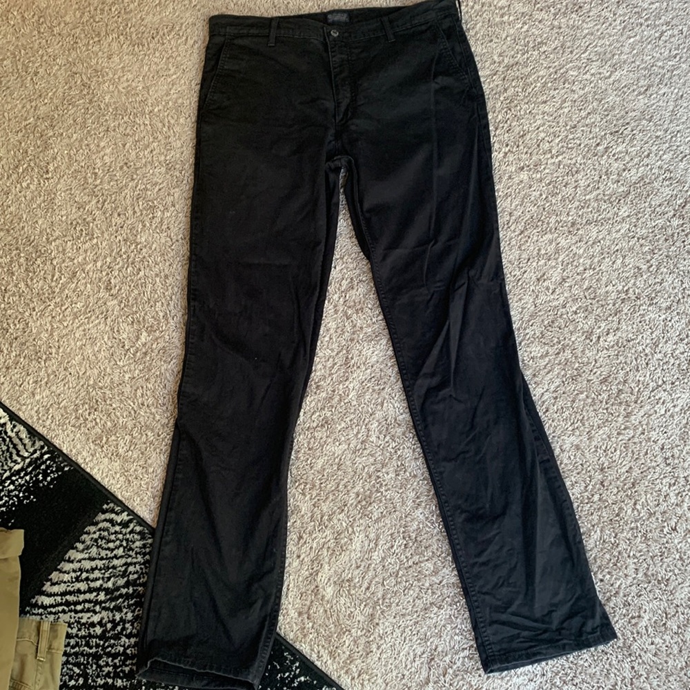 Levi’s black jeans
